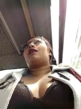 Snapshot of Ebony-Goddess19 chatting on 11-14-25, 05:11 Ebony-Goddess19 online show from 11-14-25, 05:11