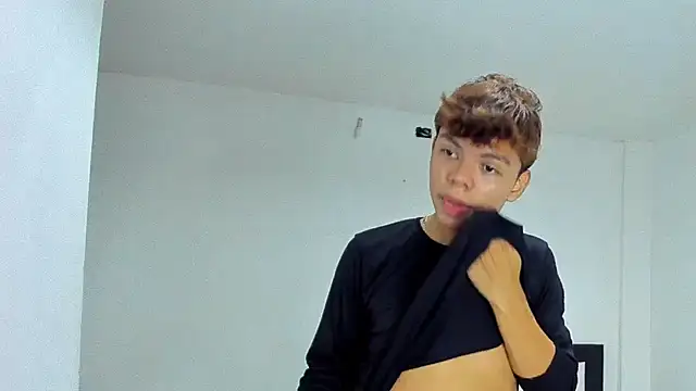 Zacktorres  online show from 12-22-25, 11:57