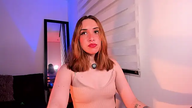 Snapshot of SarahCastillo_ chatting on 10-04-25, 03:26 SarahCastillo online show from 10-04-25, 03:26