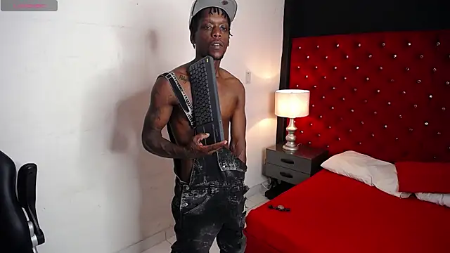 Snapshot of SkylerBigxxx chatting on 10-04-25, 04:43 SkylerBigxxx online show from 10-04-25, 04:43