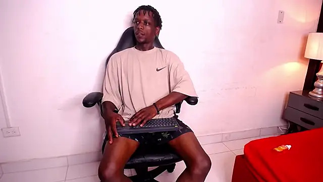 Snapshot of SkylerBigxxx chatting on 10-16-25, 04:02 SkylerBigxxx online show from 10-16-25, 04:02