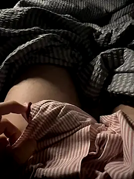 Snapshot of koeanboy11 chatting on 09-18-25, 04:31 koeanboy11 online show from 09-18-25, 04:31