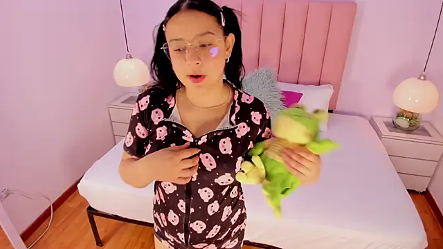 Amy Ferreira online show from 11-23-25, 12:43