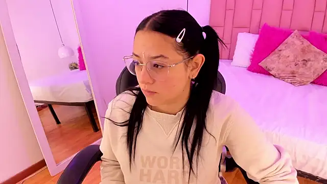 Amy Ferreira online show from 01-07-26, 04:04