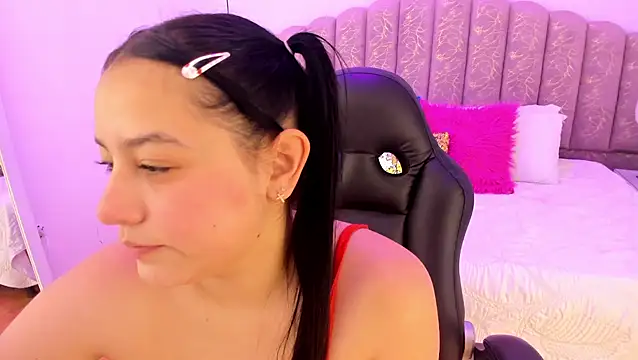 Amy Ferreira online show from 01-19-26, 04:05