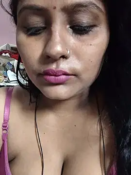 Snapshot of Jasmine_Januja chatting on 05-17-26, 02:31 Jasmine Januja online show from 05-17-26, 02:31