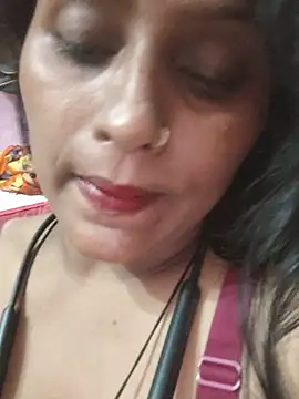 Snapshot of Jasmine_Januja chatting on 06-20-26, 05:05 Jasmine Januja online show from 06-20-26, 05:05