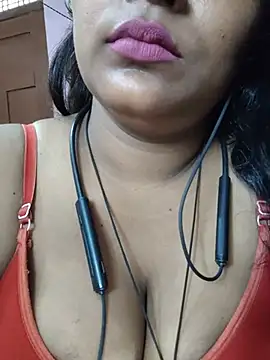 Snapshot of Jasmine_Januja chatting on 07-14-26, 01:52 Jasmine Januja online show from 07-14-26, 01:52