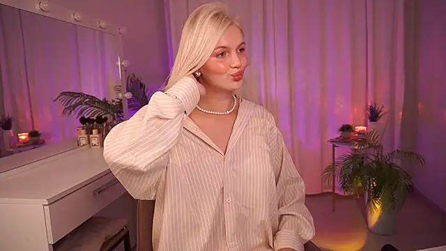 Amelia Wells online show from 09-24-25, 05:44