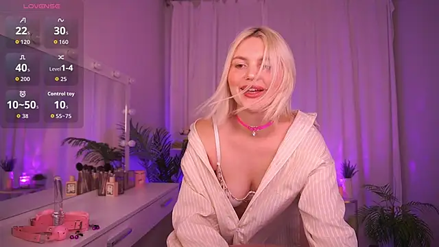 Amelia Wells online show from 10-10-25, 05:28