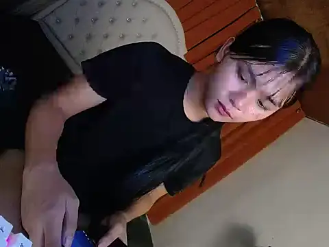 Snapshot of sweet_athena chatting on 04-01-26, 01:52 sweet athena online show from 04-01-26, 01:52