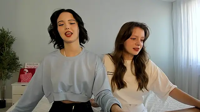 Snapshot of red_mok chatting on 10-08-25, 03:15 red mok online show from 10-08-25, 03:15