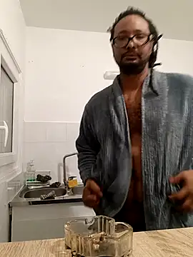 Snapshot of romero115 chatting on 03-25-26, 10:38 romero115 online show from 03-25-26, 10:38