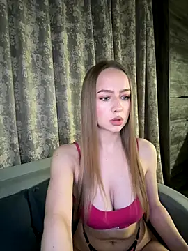 MissOyee online show from 11-29-25, 07:06