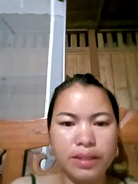 Snapshot of emly-xinh18 chatting on 09-16-25, 01:56 emly-xinh18 online show from 09-16-25, 01:56