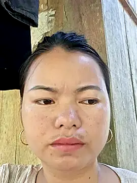 Snapshot of emly-xinh18 chatting on 09-17-25, 05:53 emly-xinh18 online show from 09-17-25, 05:53