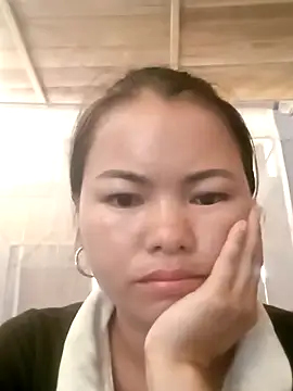 Snapshot of emly-xinh18 chatting on 09-23-25, 06:05 emly-xinh18 online show from 09-23-25, 06:05