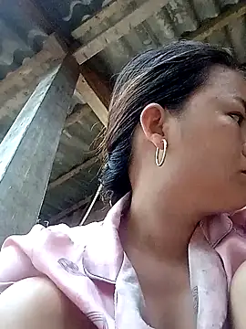 Snapshot of emly-xinh18 chatting on 09-23-25, 10:57 emly-xinh18 online show from 09-23-25, 10:57