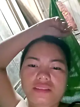 Snapshot of emly-xinh18 chatting on 09-24-25, 12:08 emly-xinh18 online show from 09-24-25, 12:08