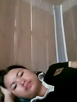 Snapshot of emly-xinh18 chatting on 09-26-25, 09:24 emly-xinh18 online show from 09-26-25, 09:24