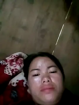 Snapshot of emly-xinh18 chatting on 09-28-25, 02:50 emly-xinh18 online show from 09-28-25, 02:50