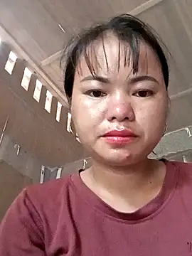 Snapshot of emly-xinh18 chatting on 10-06-25, 07:17 emly-xinh18 online show from 10-06-25, 07:17