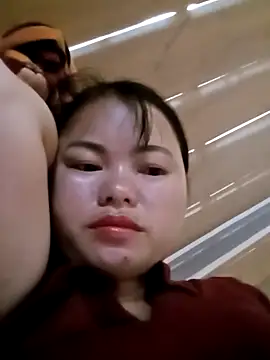 Snapshot of emly-xinh18 chatting on 10-08-25, 06:11 emly-xinh18 online show from 10-08-25, 06:11