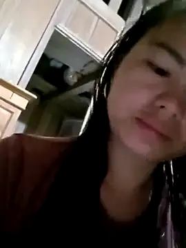 Snapshot of emly-xinh18 chatting on 10-21-25, 11:22 emly-xinh18 online show from 10-21-25, 11:22