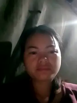 Snapshot of emly-xinh18 chatting on 10-24-25, 08:38 emly-xinh18 online show from 10-24-25, 08:38