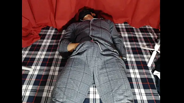 Snapshot of training_jou chatting on 11-25-25, 06:52 training jou online show from 11-25-25, 06:52