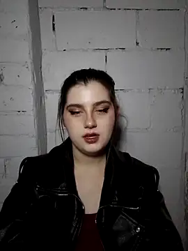 Luna Moody online show from 09-22-25, 05:48