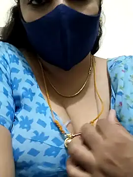 Snapshot of hottamil_honey_couples chatting on 09-16-25, 08:43 hottamil honey couples online show from 09-16-25, 08:43