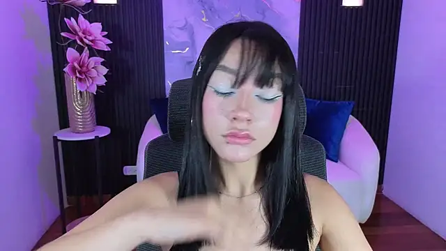 naomii pink online show from 09-18-25, 12:29