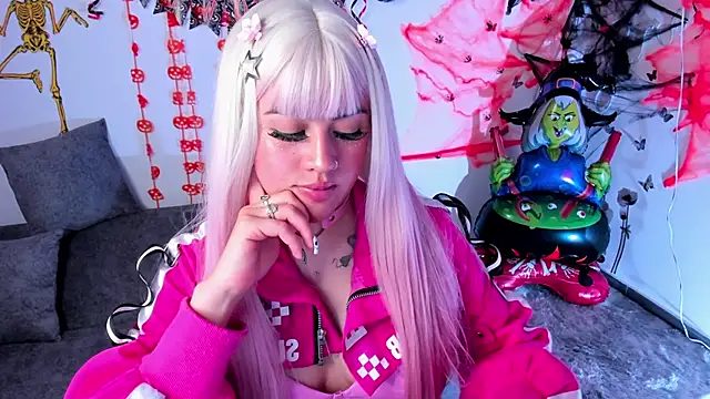 lilielou  online show from 10-29-25, 09:27