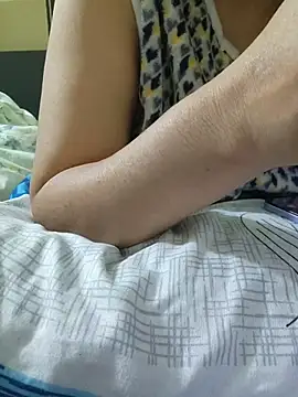 Snapshot of Feel_the_Fun chatting on 11-20-25, 03:23 Feel the Fun online show from 11-20-25, 03:23