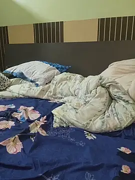 Snapshot of Feel_the_Fun chatting on 11-22-25, 04:00 Feel the Fun online show from 11-22-25, 04:00