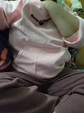 Snapshot of Feel_the_Fun chatting on 01-11-26, 02:44 Feel the Fun online show from 01-11-26, 02:44