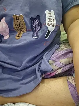 Snapshot of Feel_the_Fun chatting on 02-19-26, 06:15 Feel the Fun online show from 02-19-26, 06:15