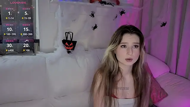 Snapshot of _Lua__ chatting on 10-30-25, 07:14 Lua online show from 10-30-25, 07:14