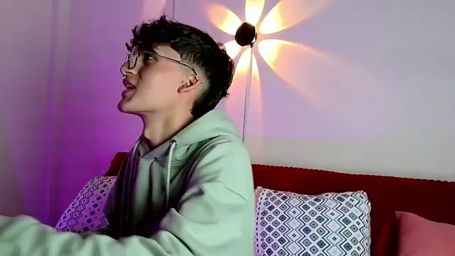 bellmontneon online show from 10-06-25, 11:07