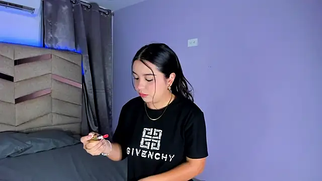 LunaWiill  online show from 12-02-25, 12:21