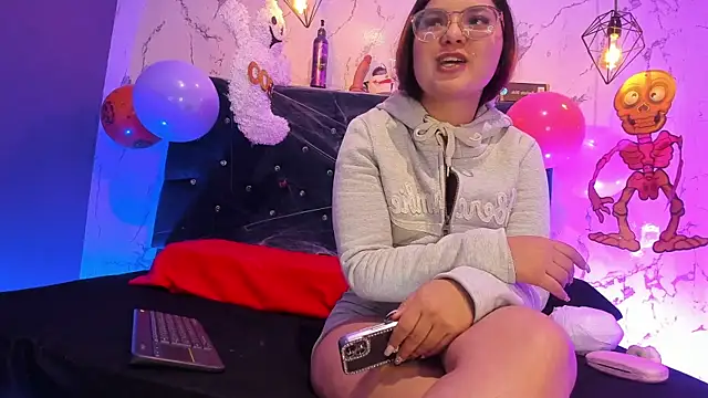 Kitty chs1 online show from 10-27-25, 06:01