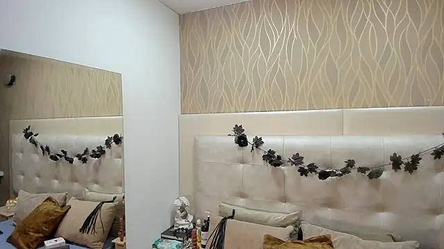 AlaiaCastle online show from 11-08-25, 11:43