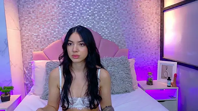 LizieSmith online show from 11-01-25, 03:03