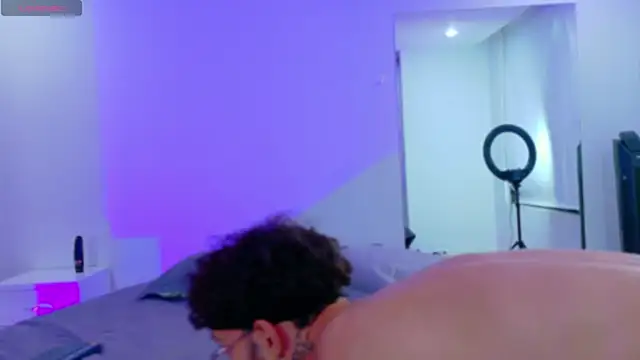 Violet and Paul online show from 10-03-25, 03:47