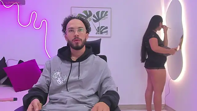 Violet and Paul online show from 10-09-25, 01:47