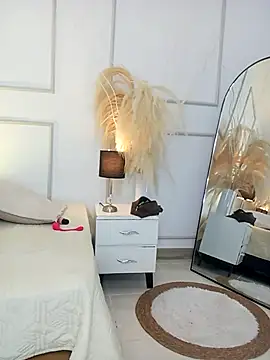 Violet and Paul online show from 10-19-25, 03:18