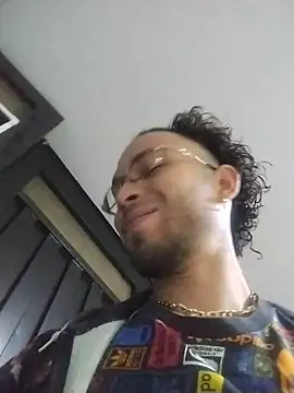 Violet and Paul online show from 11-08-25, 04:01