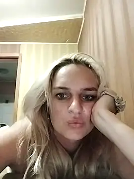 Snapshot of Tatka95 chatting on 09-19-25, 04:58 Tatka95 online show from 09-19-25, 04:58