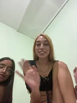 Snapshot of loirinhaaa chatting on 03-01-26, 06:59 loirinhaaa online show from 03-01-26, 06:59